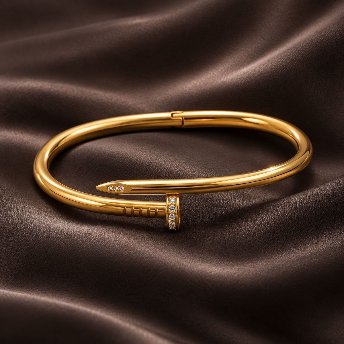 Gold star detail bracelet