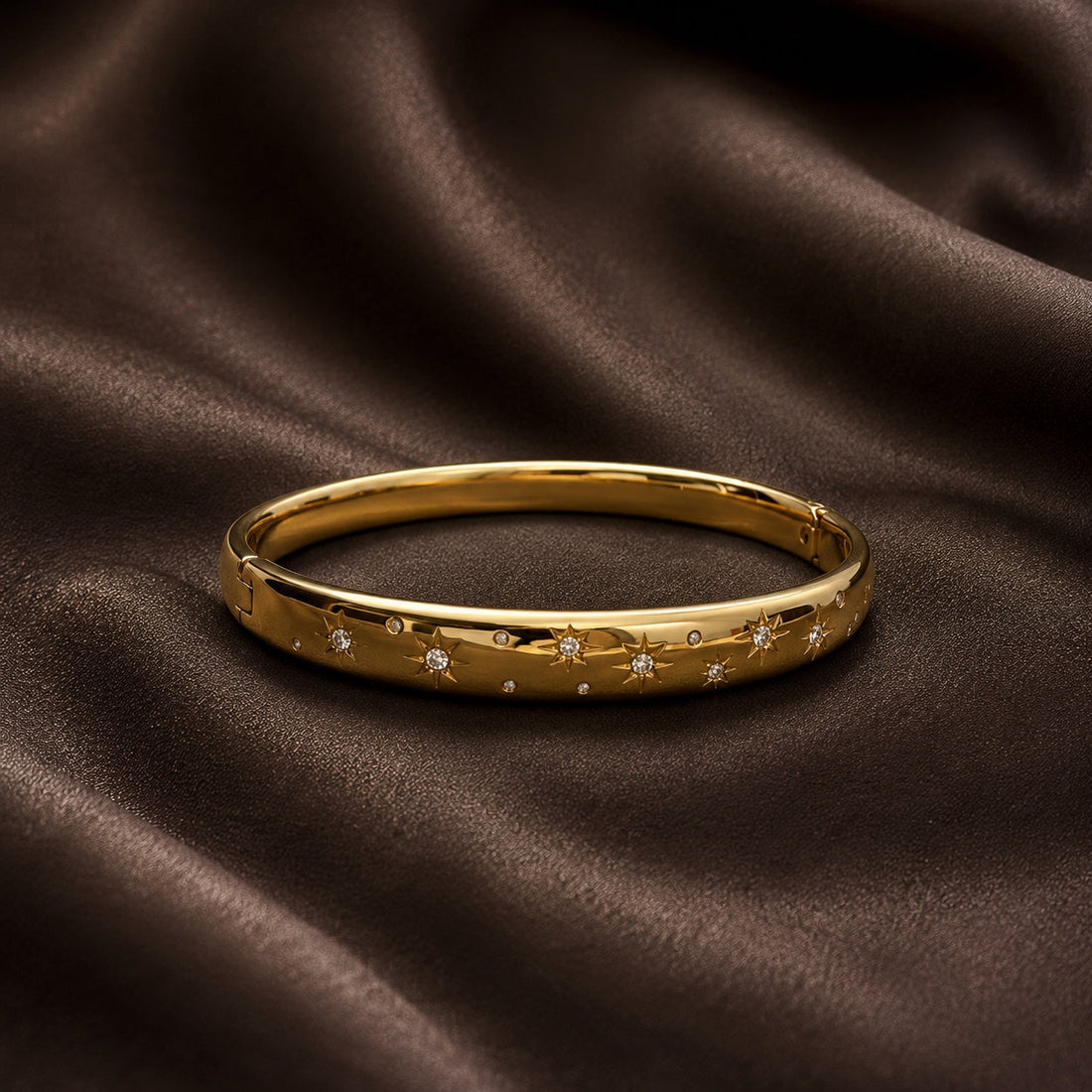 Gold star bracelet