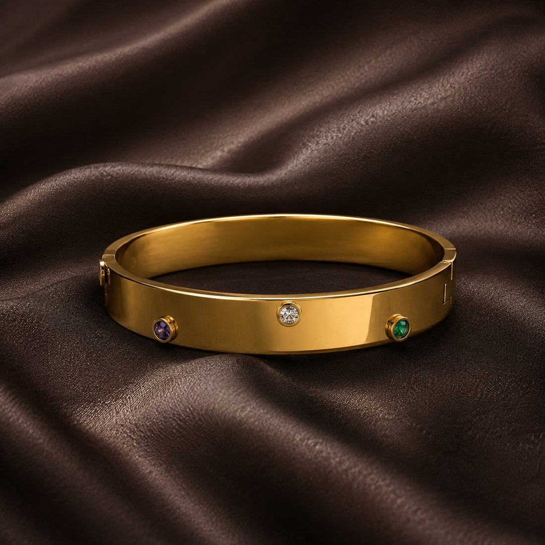 Gold bracelet with crystal details